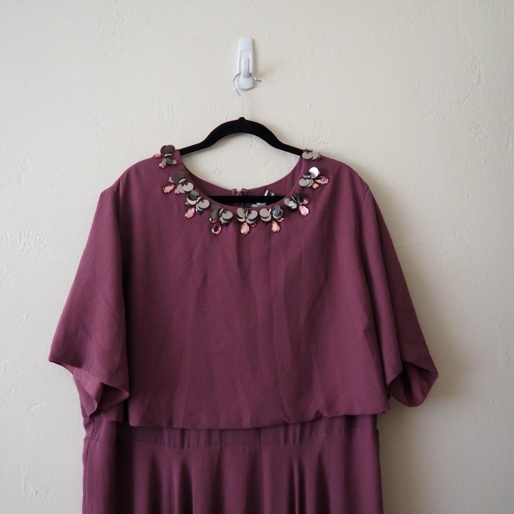 Asos Curve Midi Dress w/ 3D Embellished Neckline sz US 24 - Picture 5 of 9